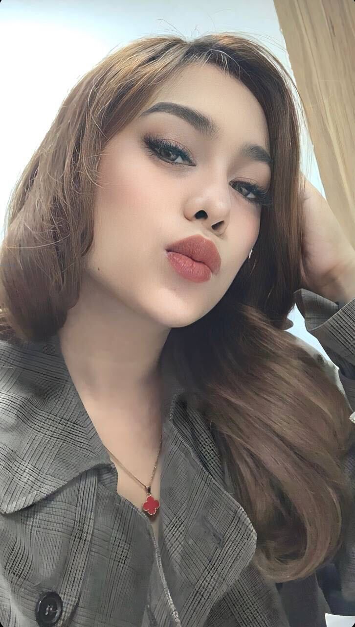  Merville,   Reign, 32 ,  