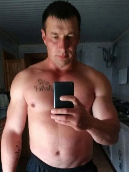  32317402  Alexander, 41 ,     