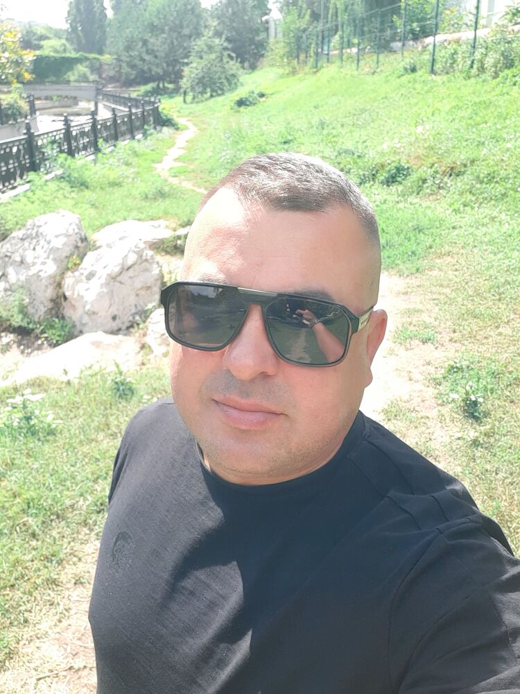 46850982  , 44 ,    