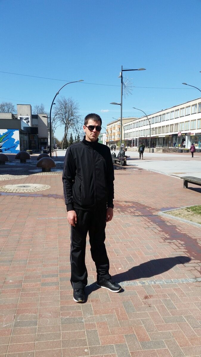  ,   Kestutis, 44 ,   ,   , c , 