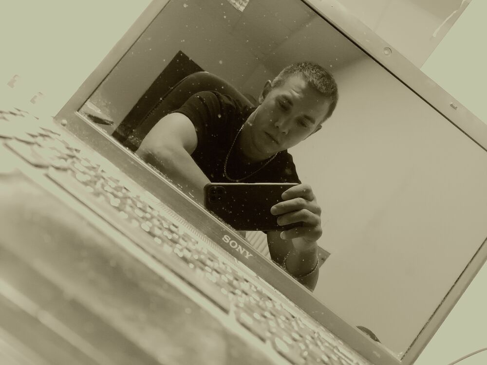  54062962  Vladislav, 26 ,    