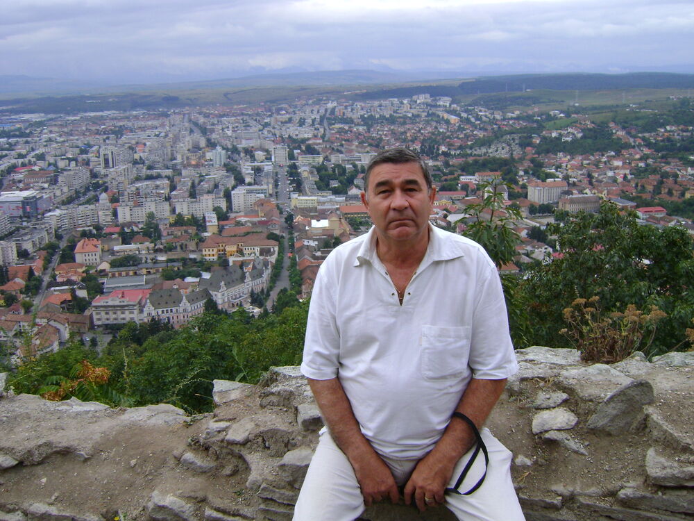  54173372  Tudor, 71 ,    