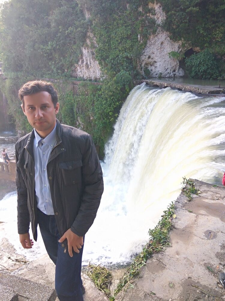  10274812  Eduard, 47 ,    