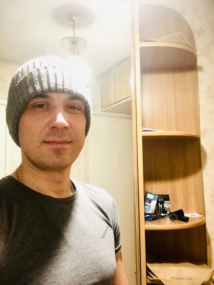  ,   Ruslan, 40 ,   ,   