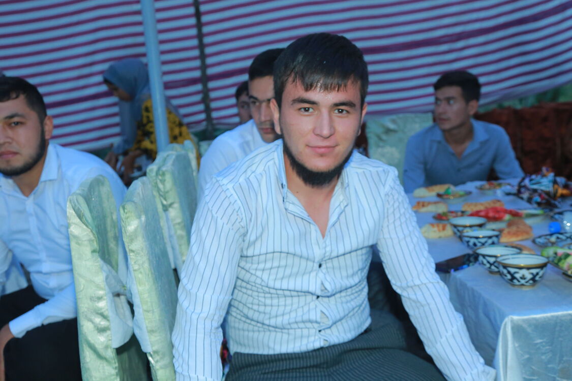  33418242  Shuhratjon, 25 ,    