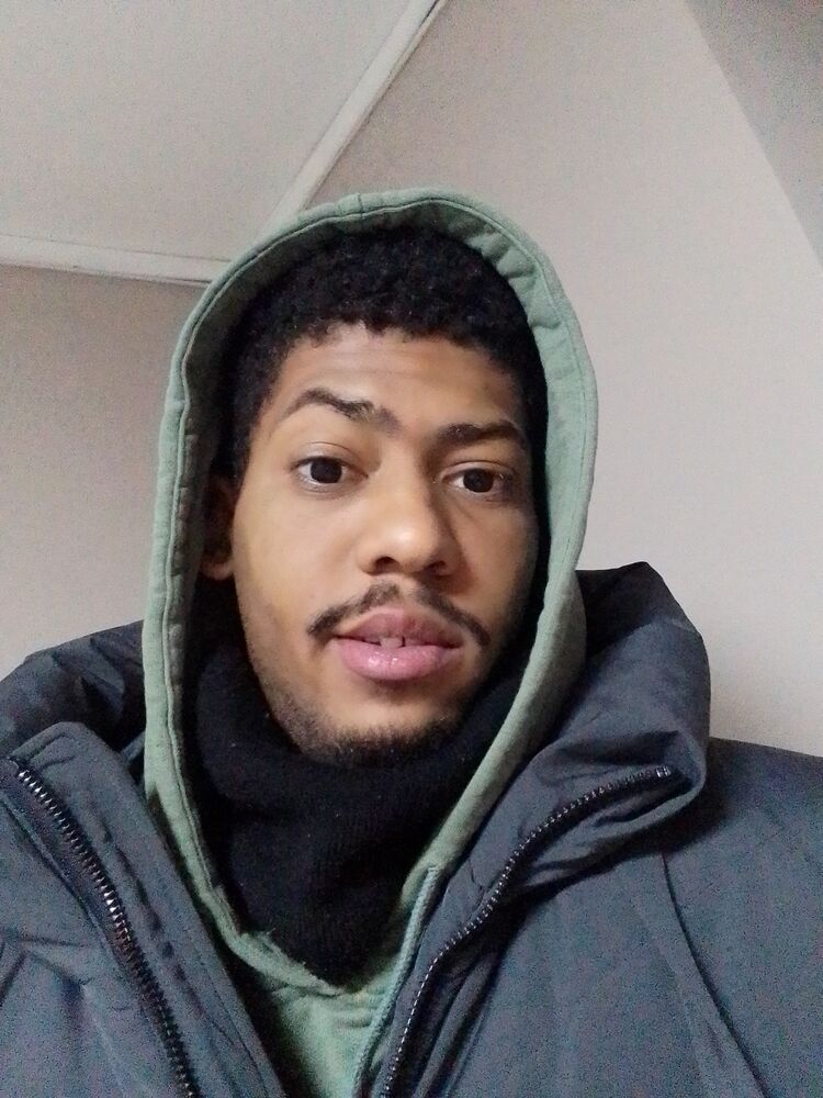  31413592  Ernesto, 28 ,    