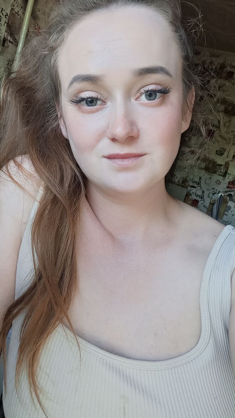  52547712  Anna, 30 ,    