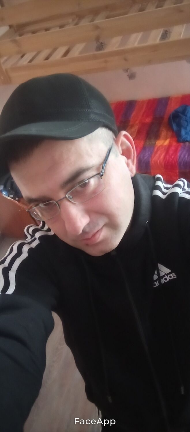  54381772  Uyriy, 41 ,    