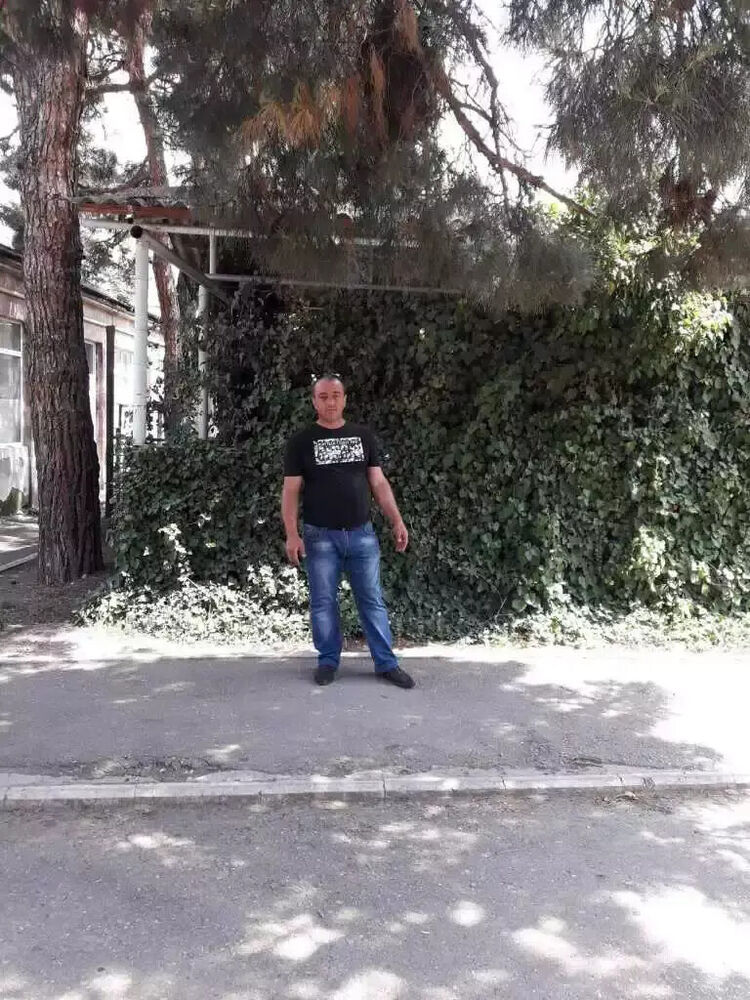  20846202  Ruslan, 44 ,    