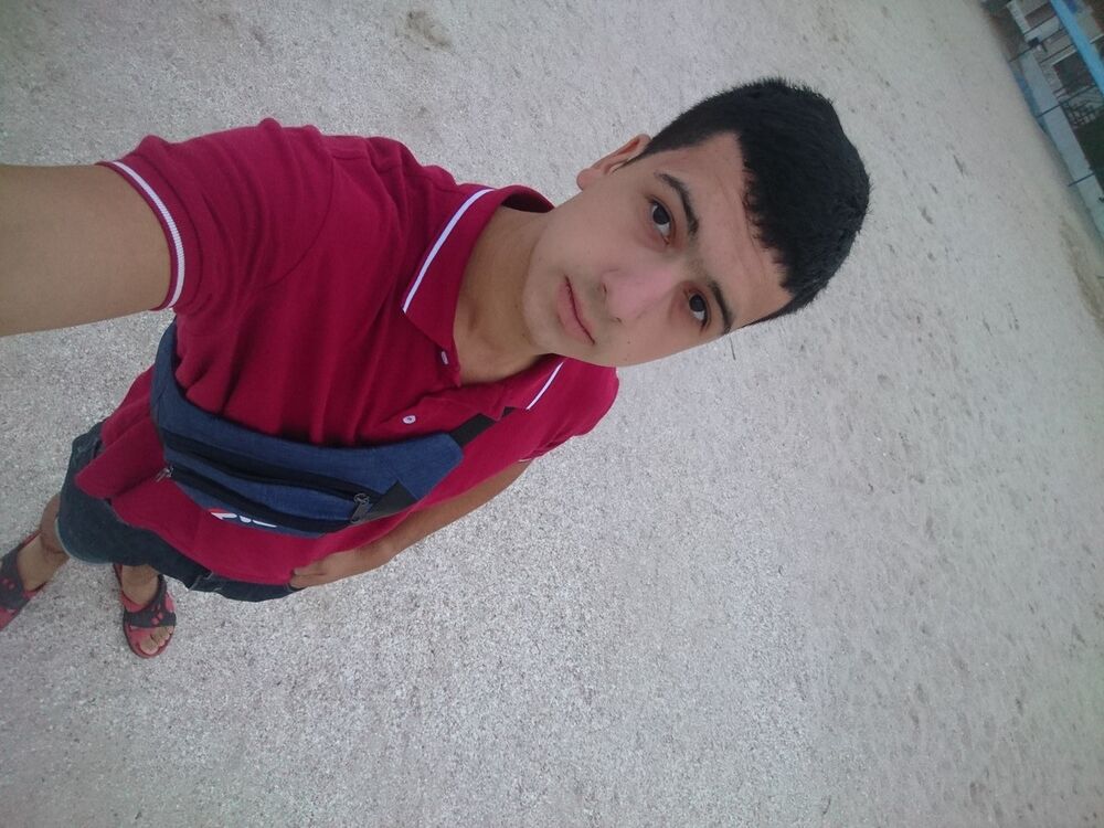  17170482  Anton, 26 ,    