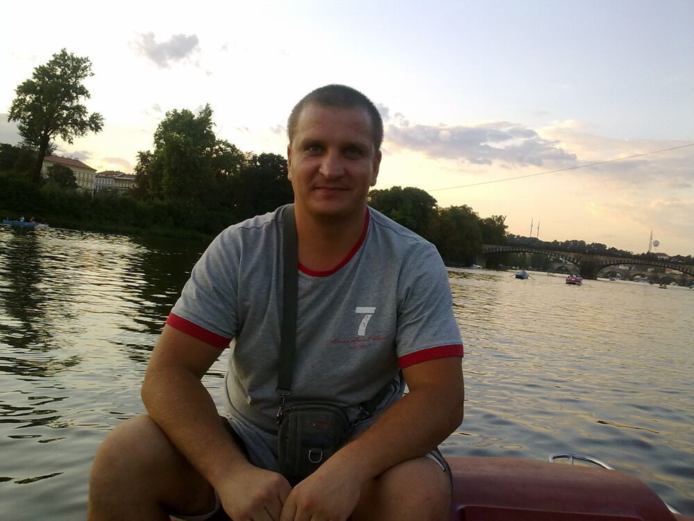  51922772  Evgenij, 38 ,    Praha