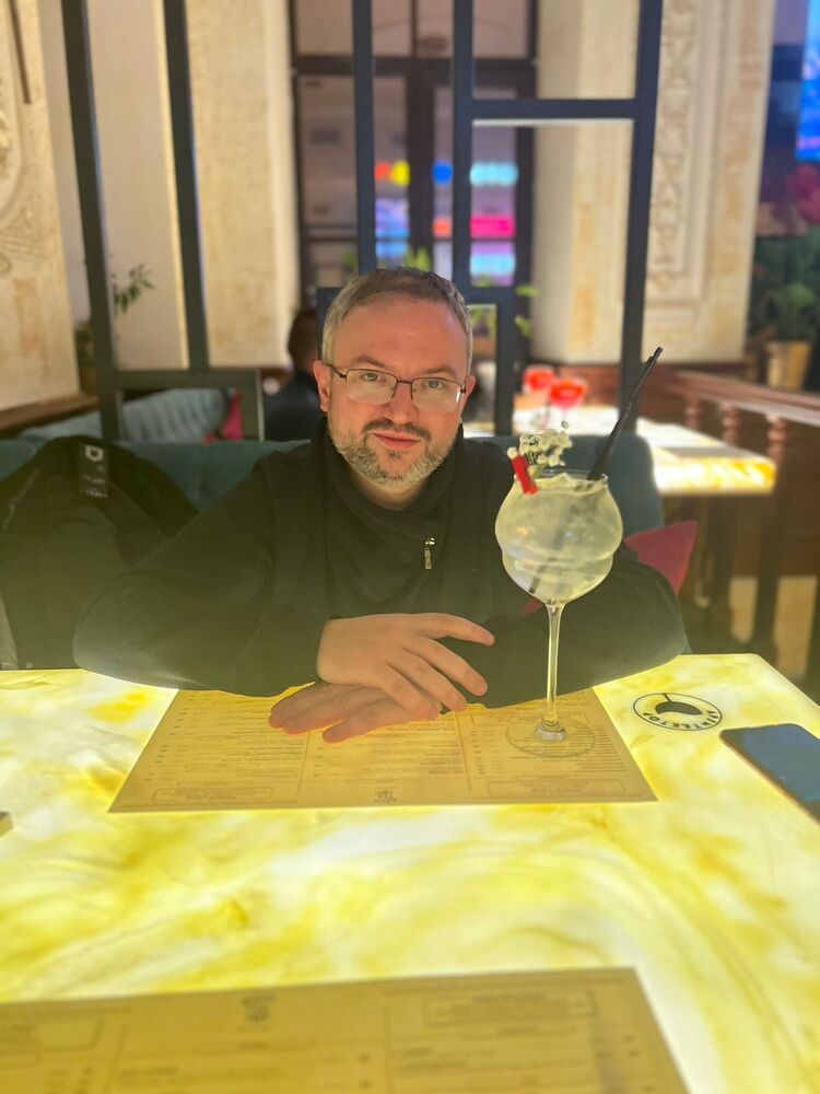  ,   Vladislav, 38 ,     , c 