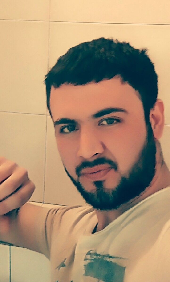  15914772  Bek, 32 ,    