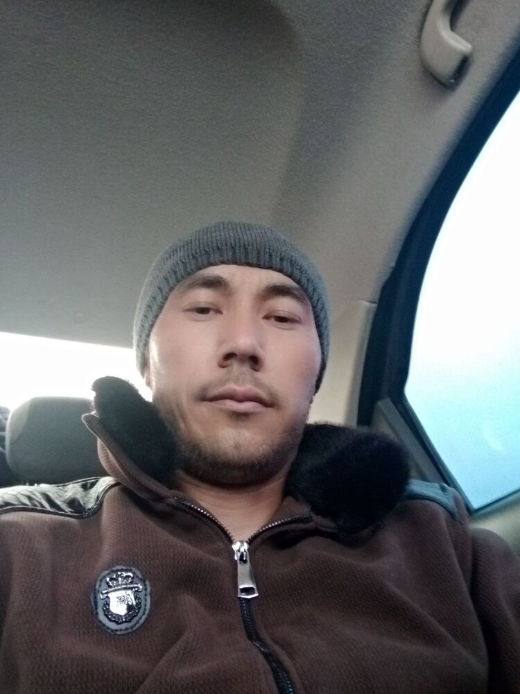  53425732  Muhammad, 32 ,    