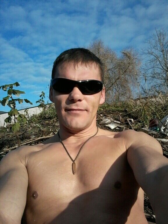  ,   Konstantin, 48 ,  