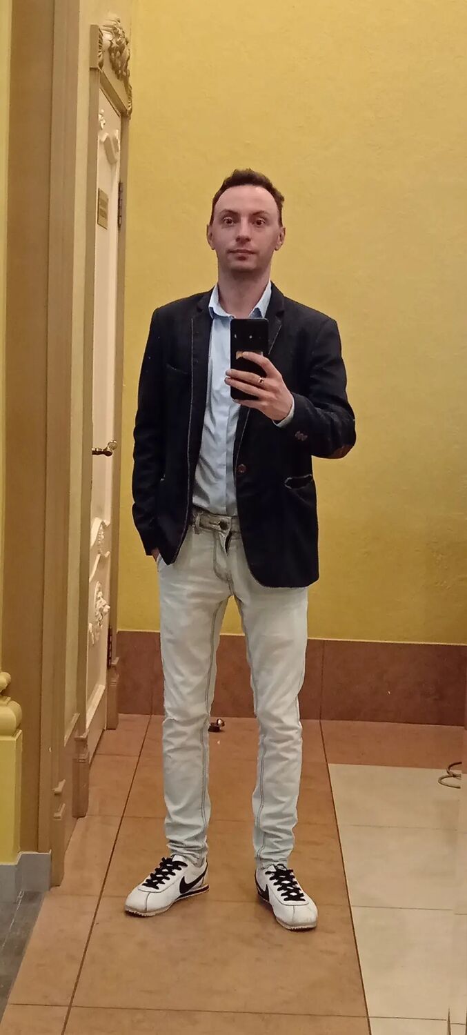  ,   Sergey, 32 ,  
