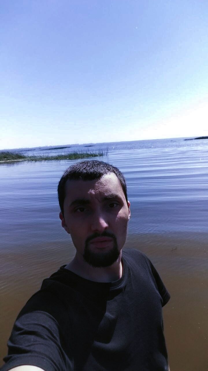  44174882  , 28 ,    