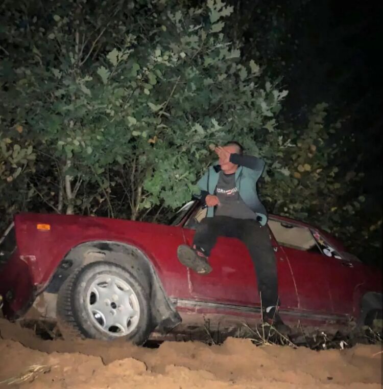  53781442  Konstantin, 26 ,    