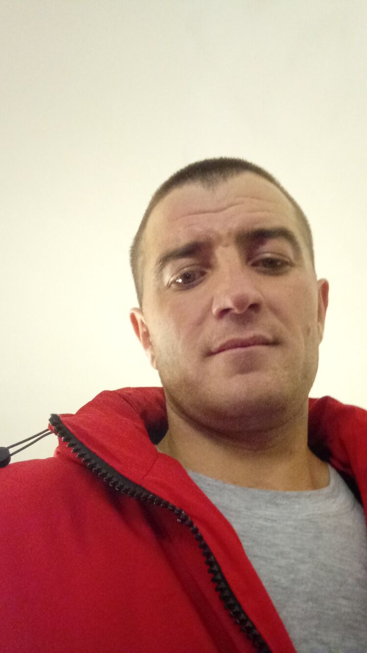  ,   Artem, 36 ,   ,   