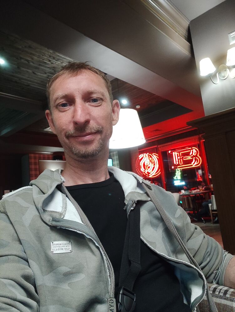 34116242  Pavel, 37 ,    
