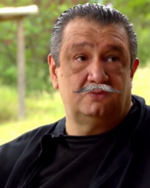  52989462  Goga, 53 ,    