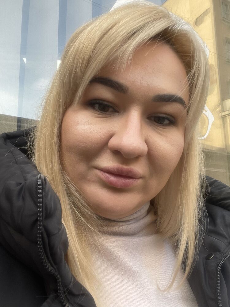  49016532  Viktoria, 30 ,    