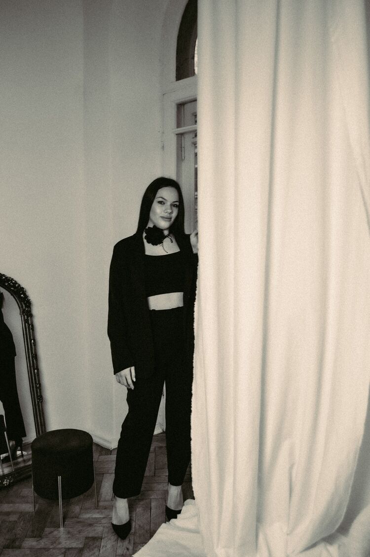  -,   , 25 ,   ,   