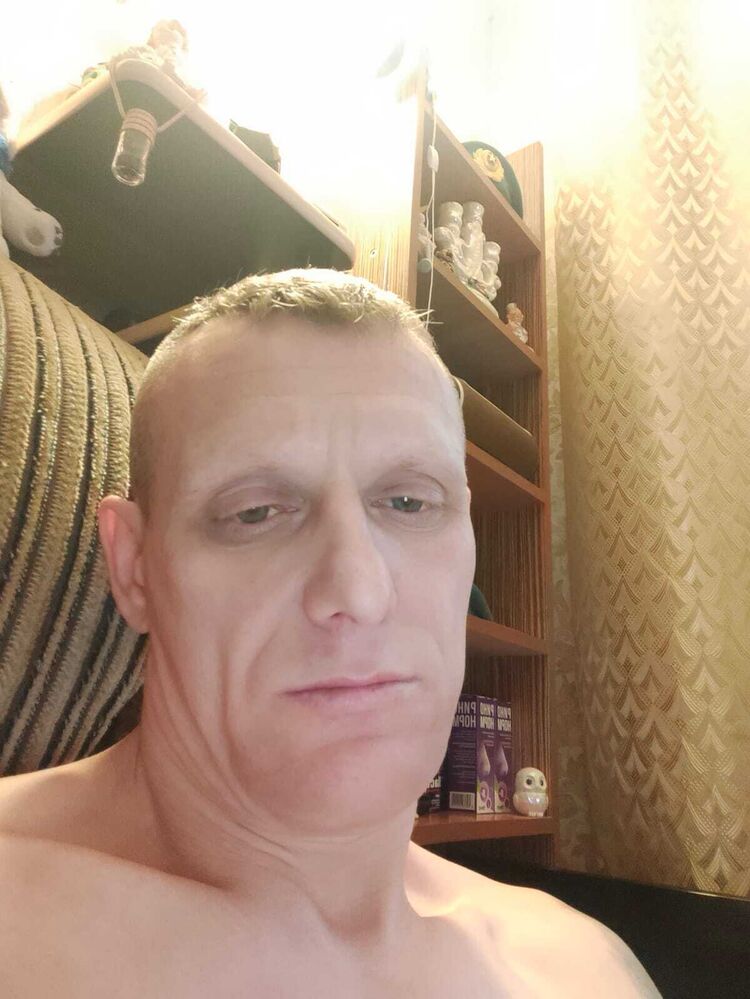  48026552  , 42 ,    