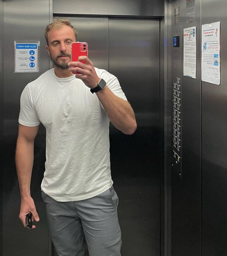  54674532  , 38 ,    -