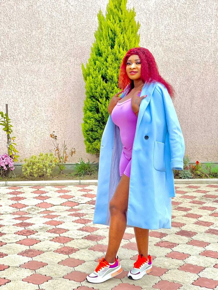  31588882  Sasha, 28 ,    Lagos