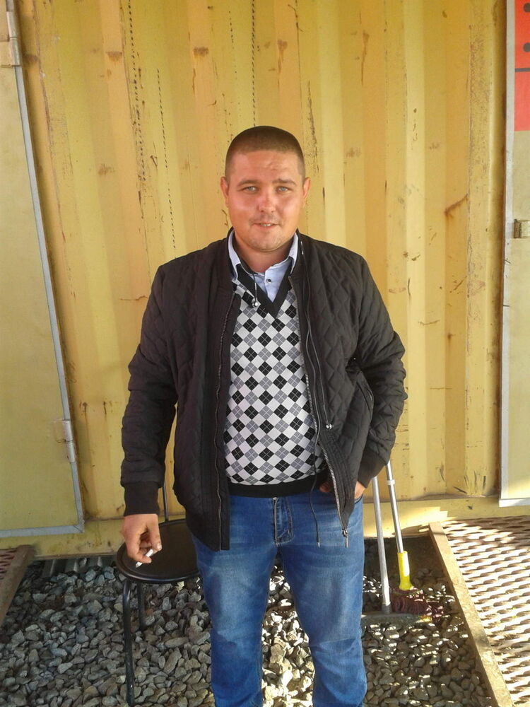  ,   Oleg, 34 ,   