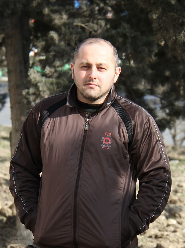  5678392  Asim, 43 ,    