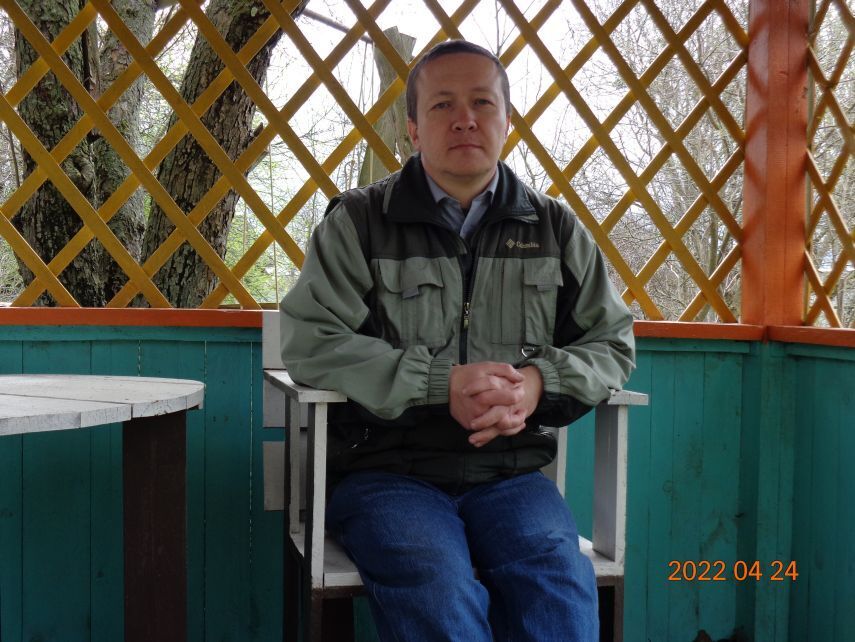  33017732  Vladimir, 53 ,    