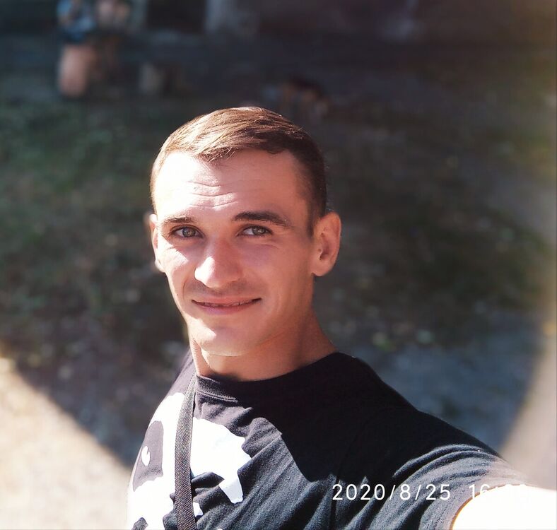  ,   Yroslav, 32 ,   ,   , c , 