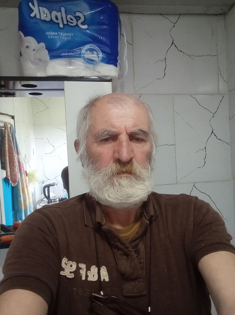  44161282  , 57 ,    