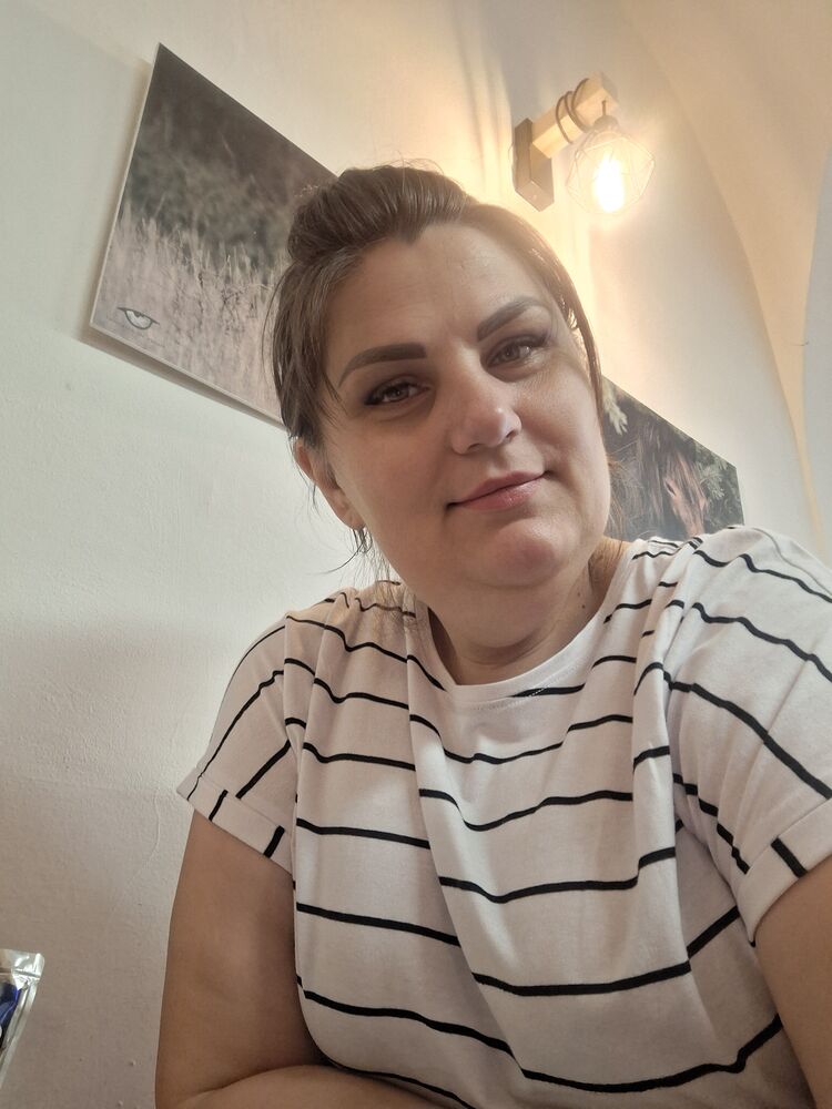  52984322  , 40 ,     