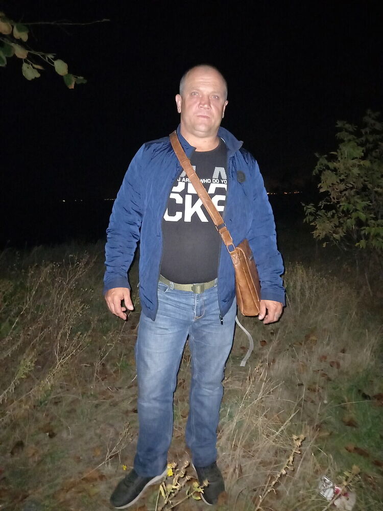  21561852  , 53 ,    