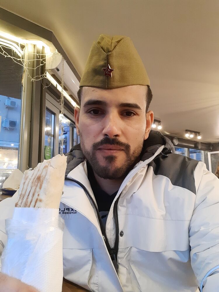  ,   Ali, 37 ,   ,   