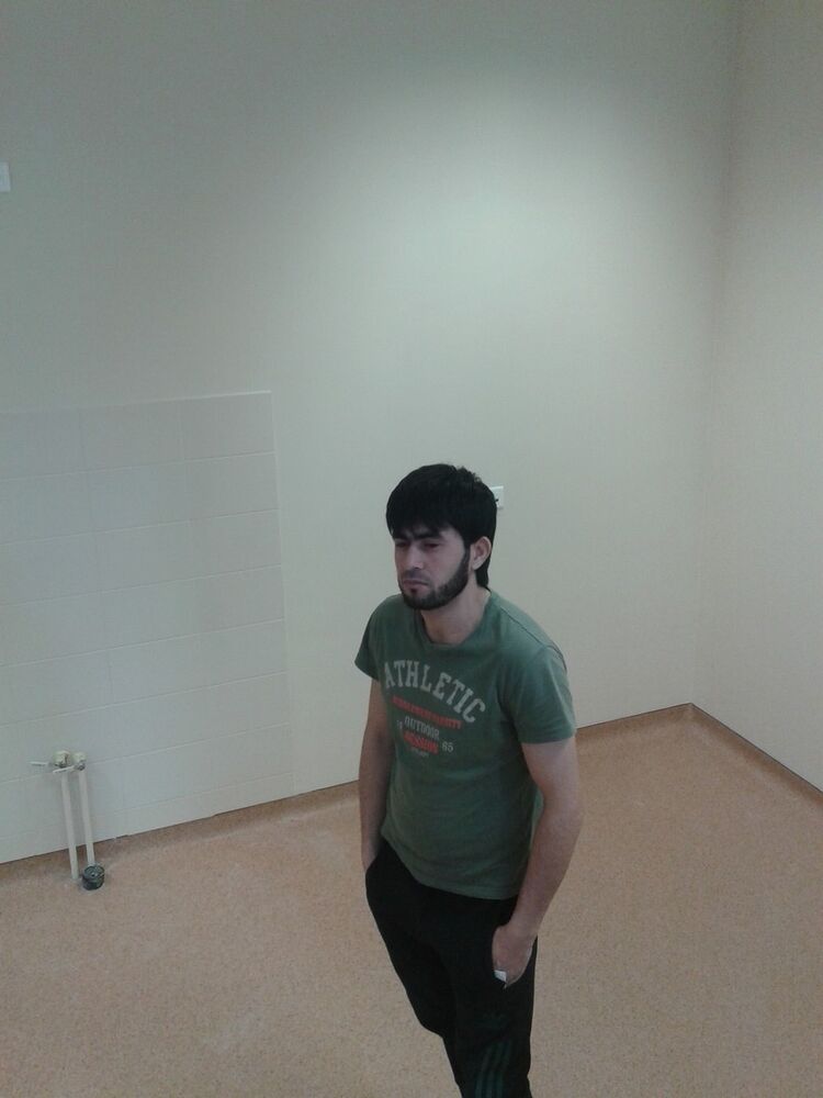  6833122  Farid, 37 ,    