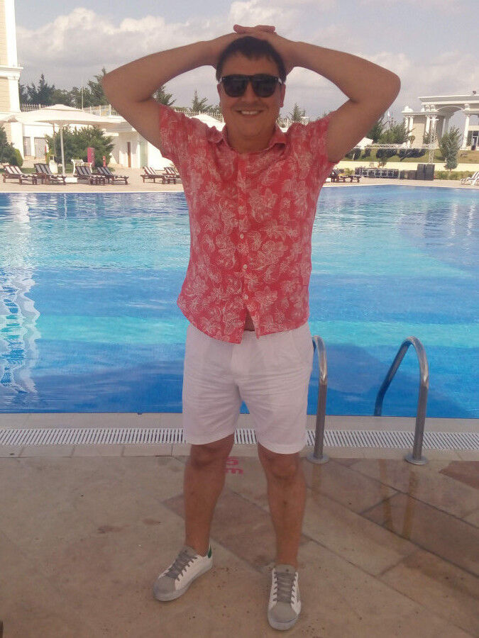  19143262  Iurii, 40 ,    