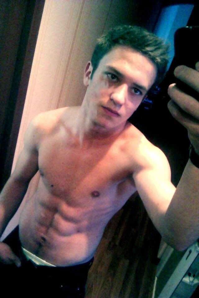  7926072  Giovanni, 28 ,    