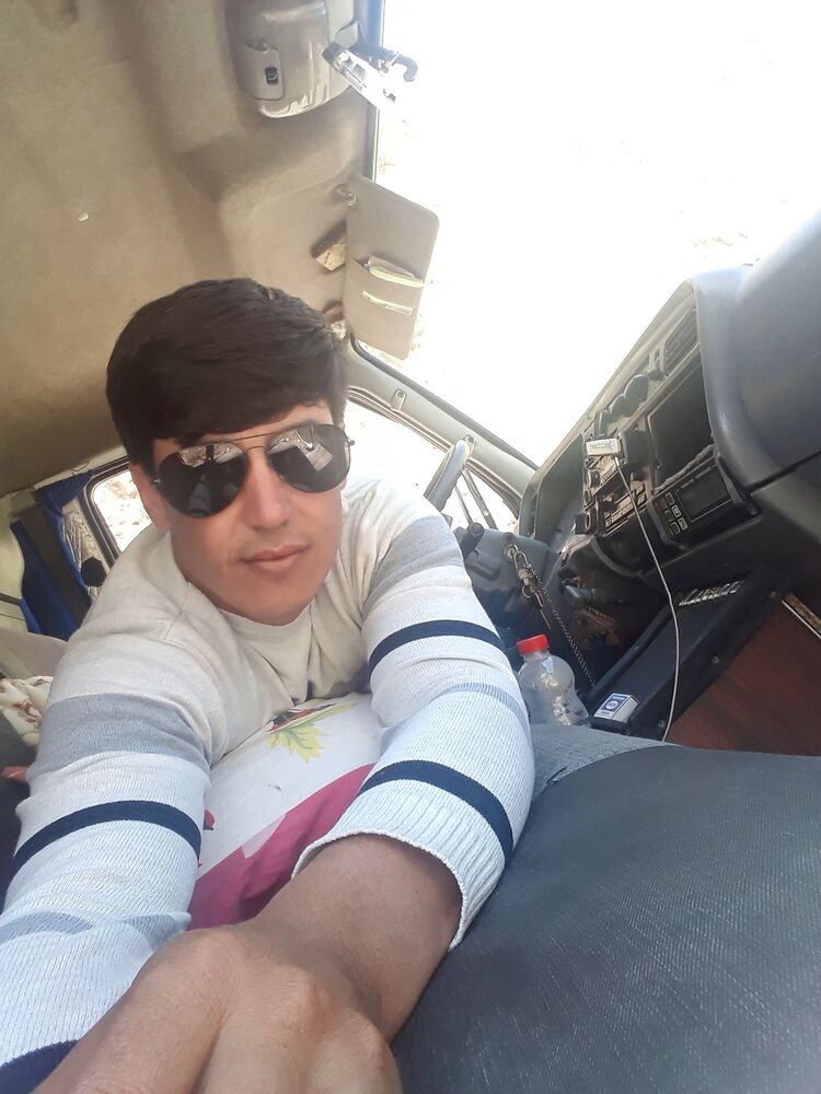  24089452  Azat, 39 ,    