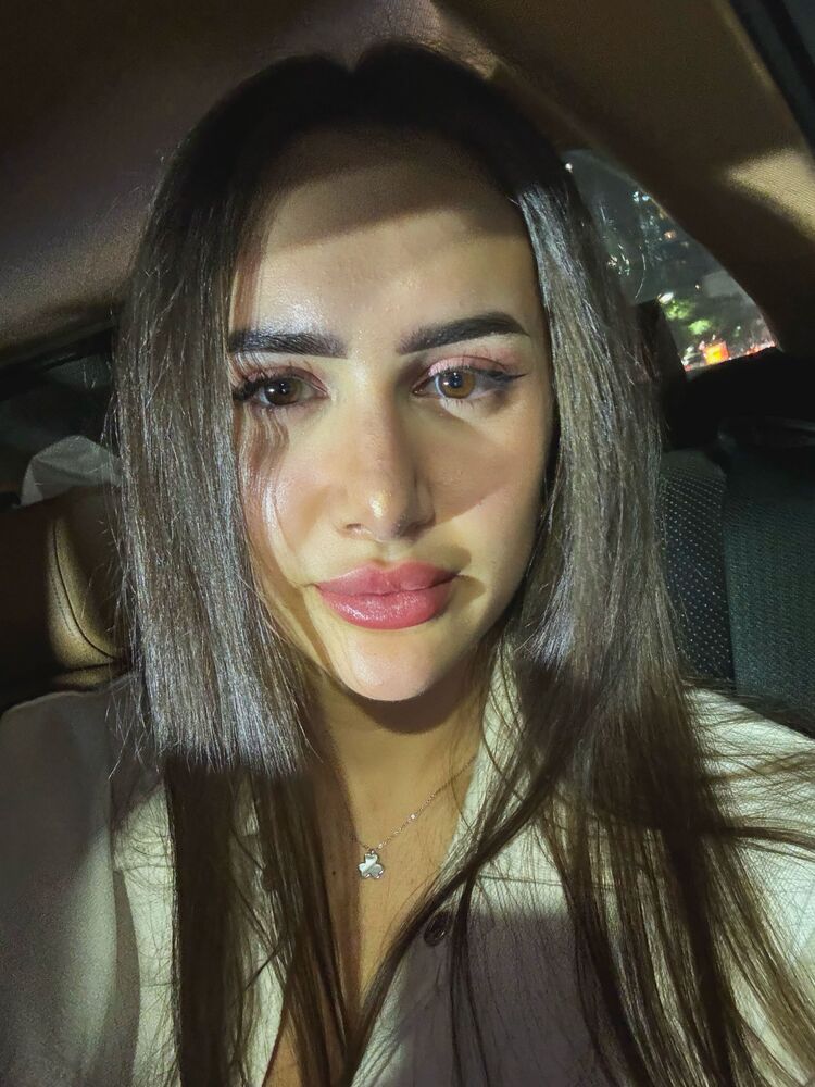  ,   Anna, 20 ,   ,   