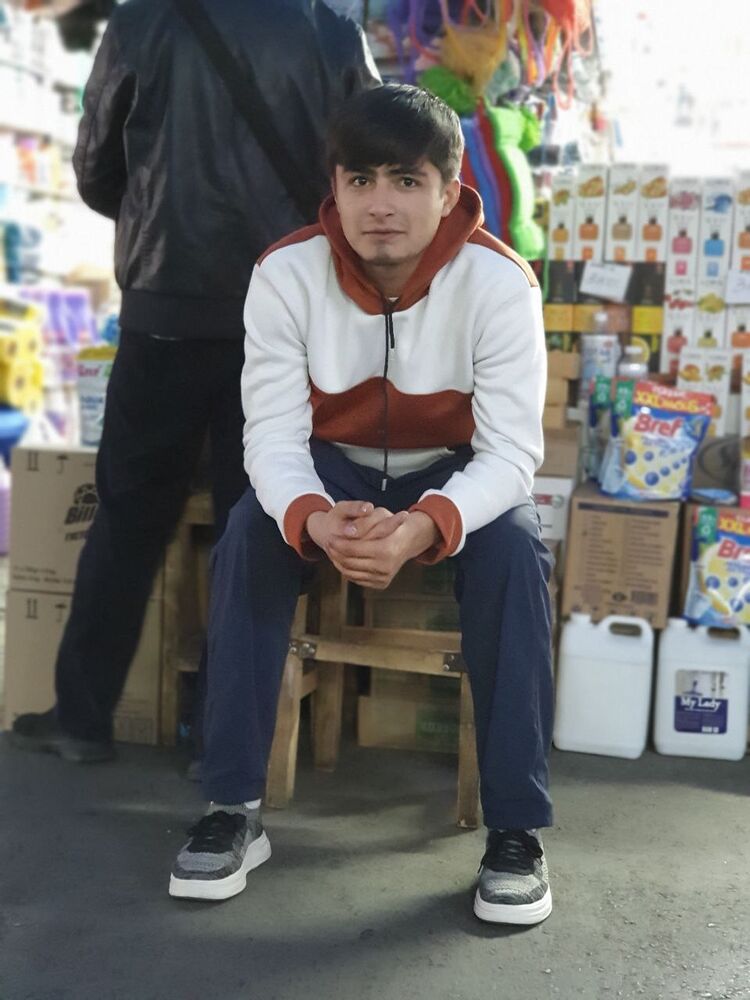  54832062  Rauf, 22 ,    