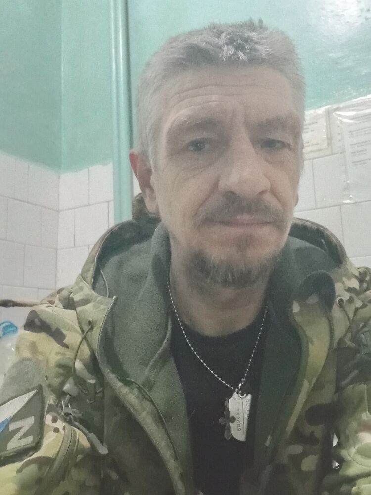  52557672  , 49 ,    