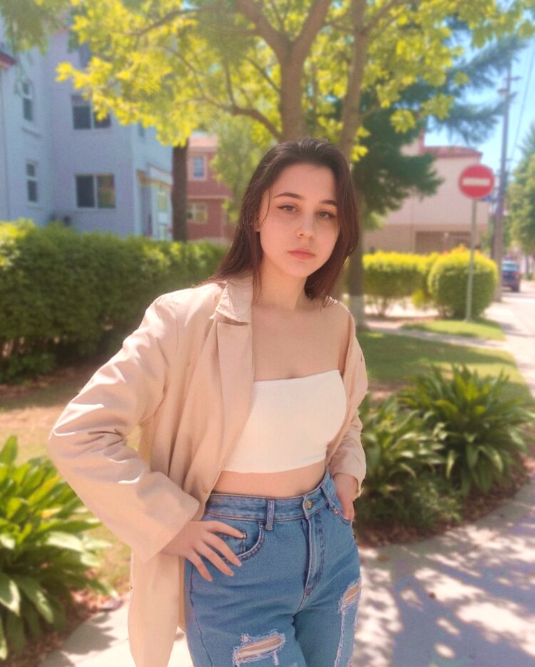  52375682  User, 19 ,    -