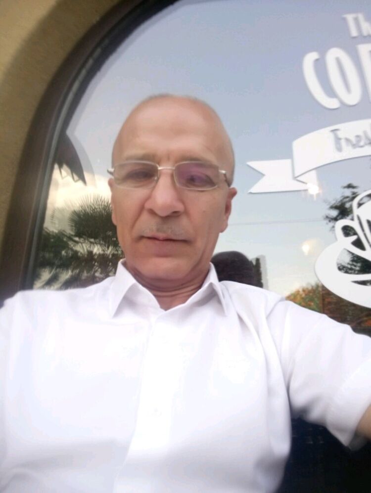  46719552  Fikret, 52 ,    