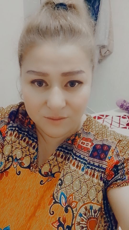  41593732  Gulya, 41 ,    