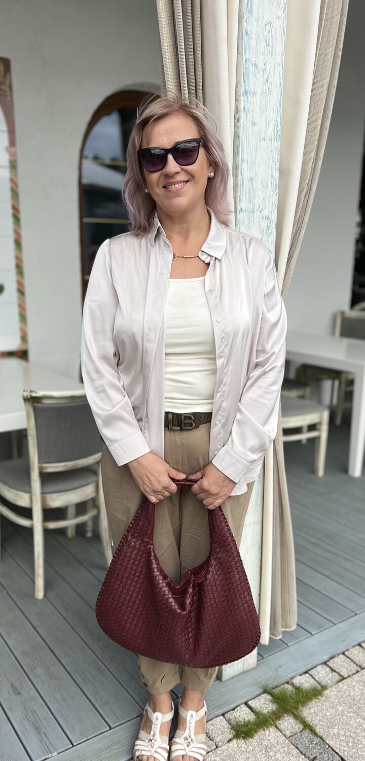  -,   , 52 ,  