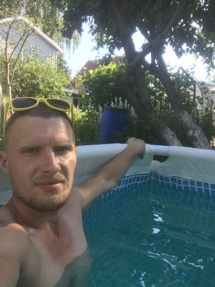   ,   Alexander, 32 ,   ,   , c , 